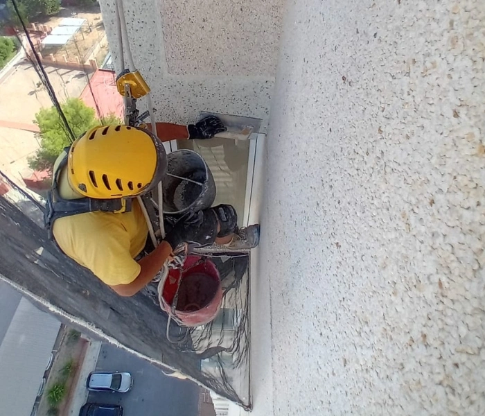 trabajos verticales rehabilitacion reforma patios