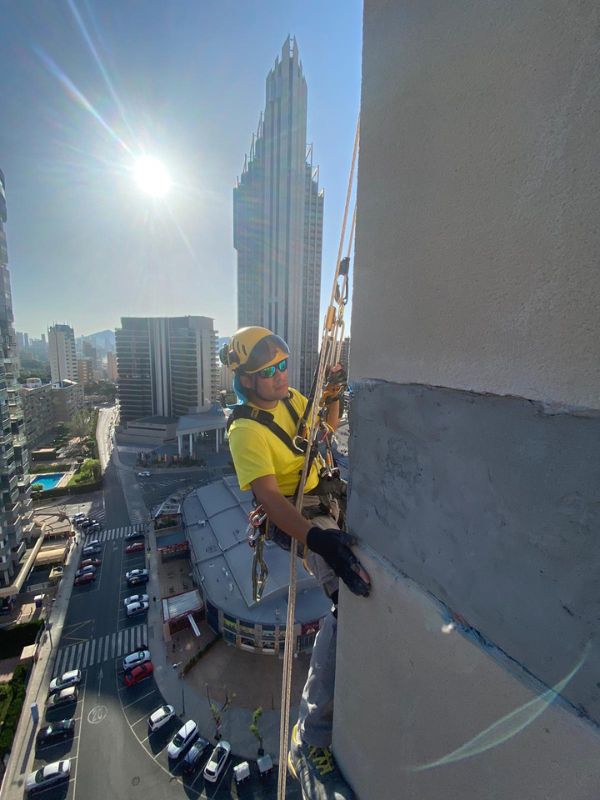 empresa trabajos verticales en fachada alicante empresa trabajos verticales en fachada alicante